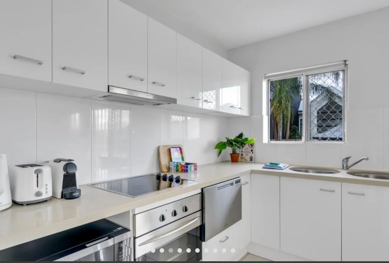 Stylish One Bedroom Flat Brisbane Apartment